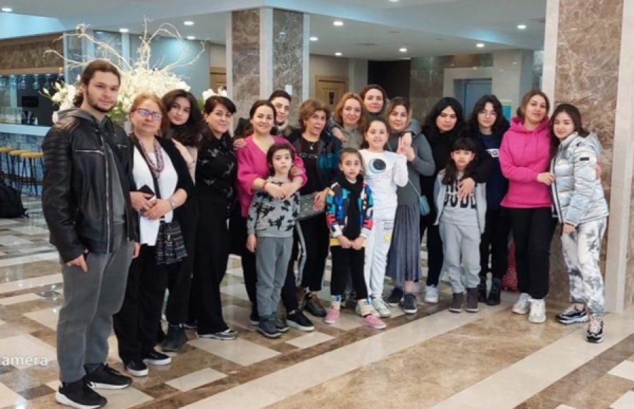 Həmkarlar Təşkilatı əməkdaşlara bayram sovqatı paylayıb