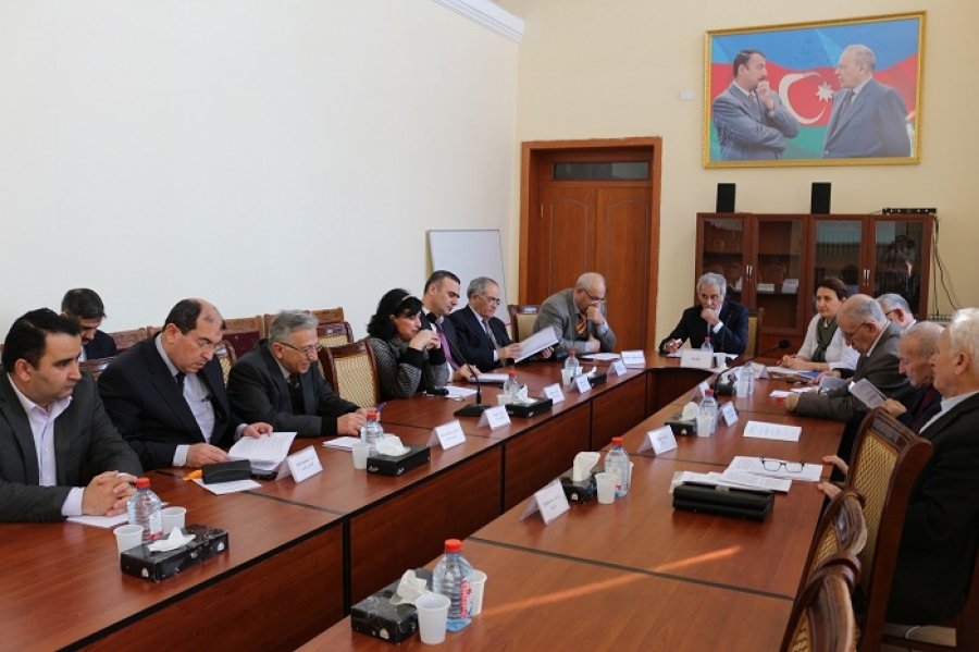 Dissertasiya Şurasında iki dissertasiya işi müdafiə edilmişdir