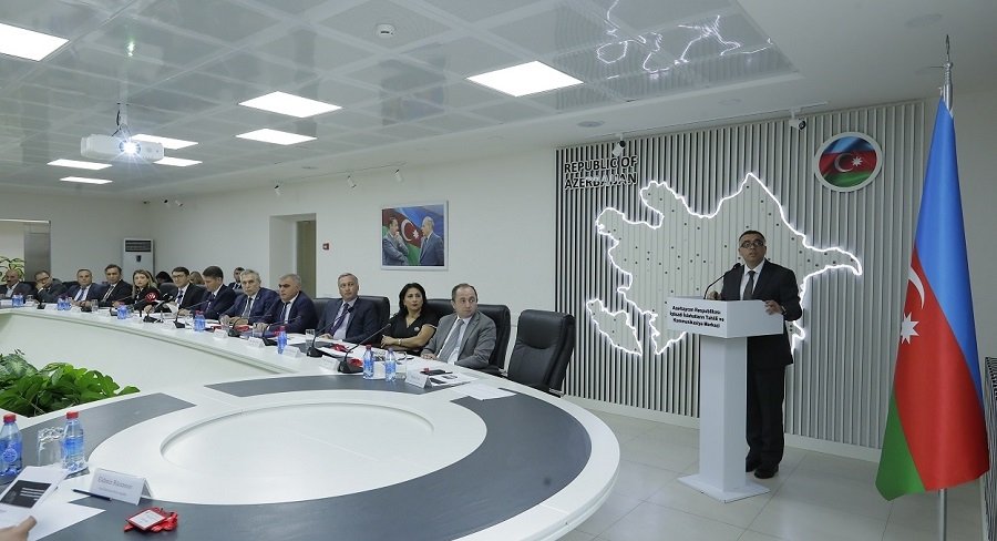 İqtisadiyyat İnstitutunu şöbə müdiri İİTKM-də “İşçi qüvvəsi” üzrə Yol Xəritəsinin təqdimatında iştirak edib