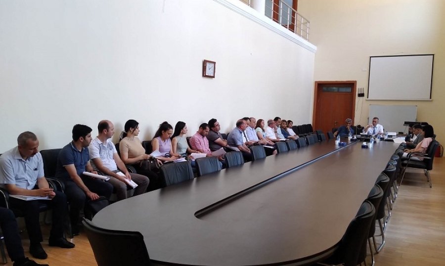 İqtisadiyyat İnstitutunda doktorant və dissertantların attestasiyası keçirilib