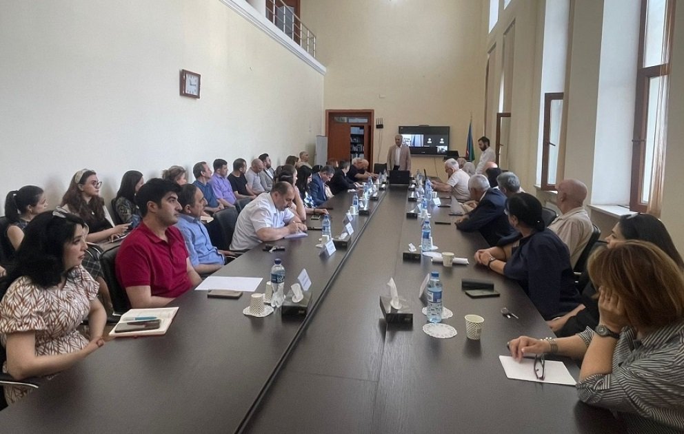 İqtisadiyyat İnstitutunda Fransa müstəmləkəçiliyinin iqtisadi nəticələri müzakirə olunub - Mediada