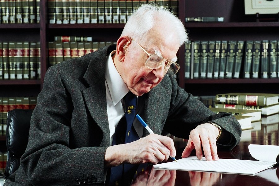 RONALD HARRİ KOUZ - İqtisadiyyat üzrə Nobel mükafatçısı