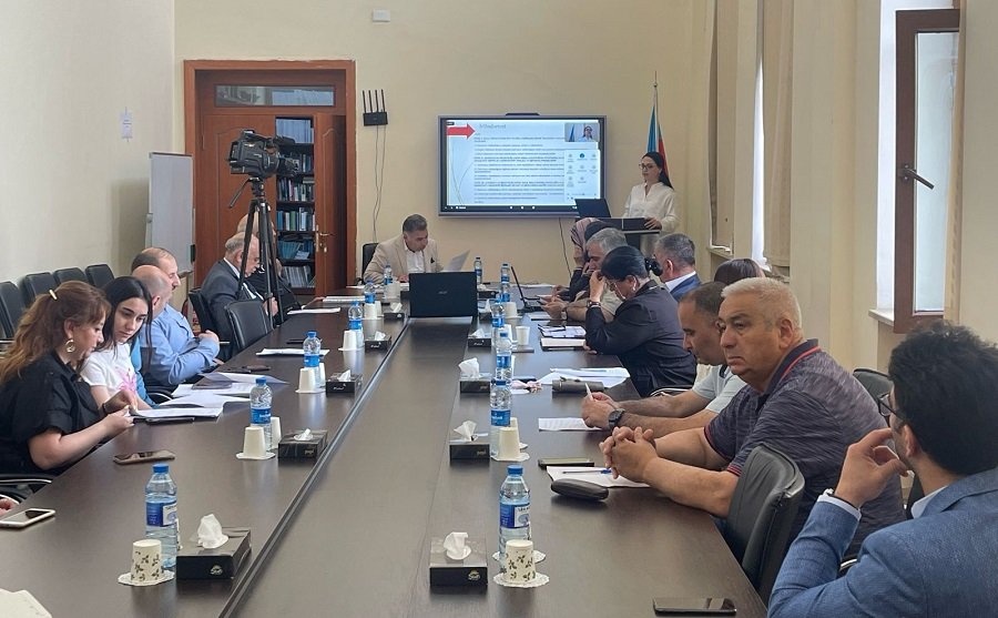 Şöbələrin birgə iclasında dissertasiya işinin ilkin müzakirəsi keçirilib 1