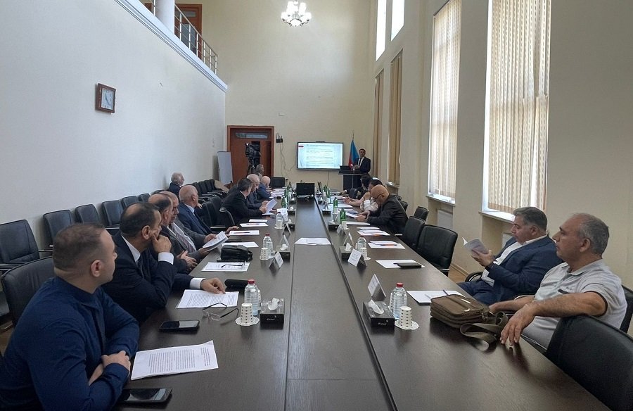“Yaşıl təchizat sisteminin idarə edilməsi: Gəncə alüminium kompleksi timsalında” mövzusunda dissertasiya işi müdafiə edilib 1