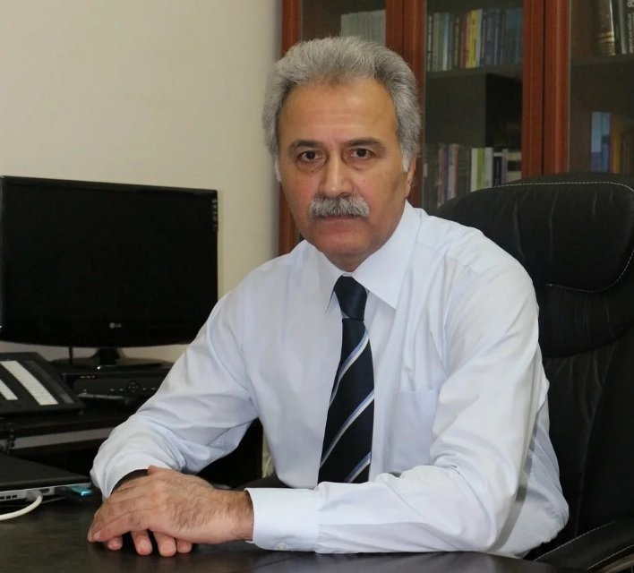 Alimliyi, pedaqoqluğu və vətənsevərliyi özündə birləşdirən ziyalı