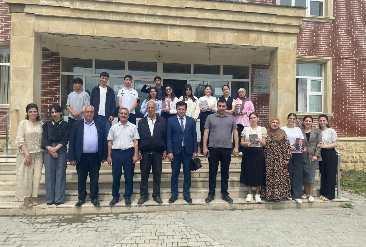 İqtisadiyyat İnstitutunun əməkdaşları Quba rayonunda müəllim və şagirdlərlə görüşüblər 1